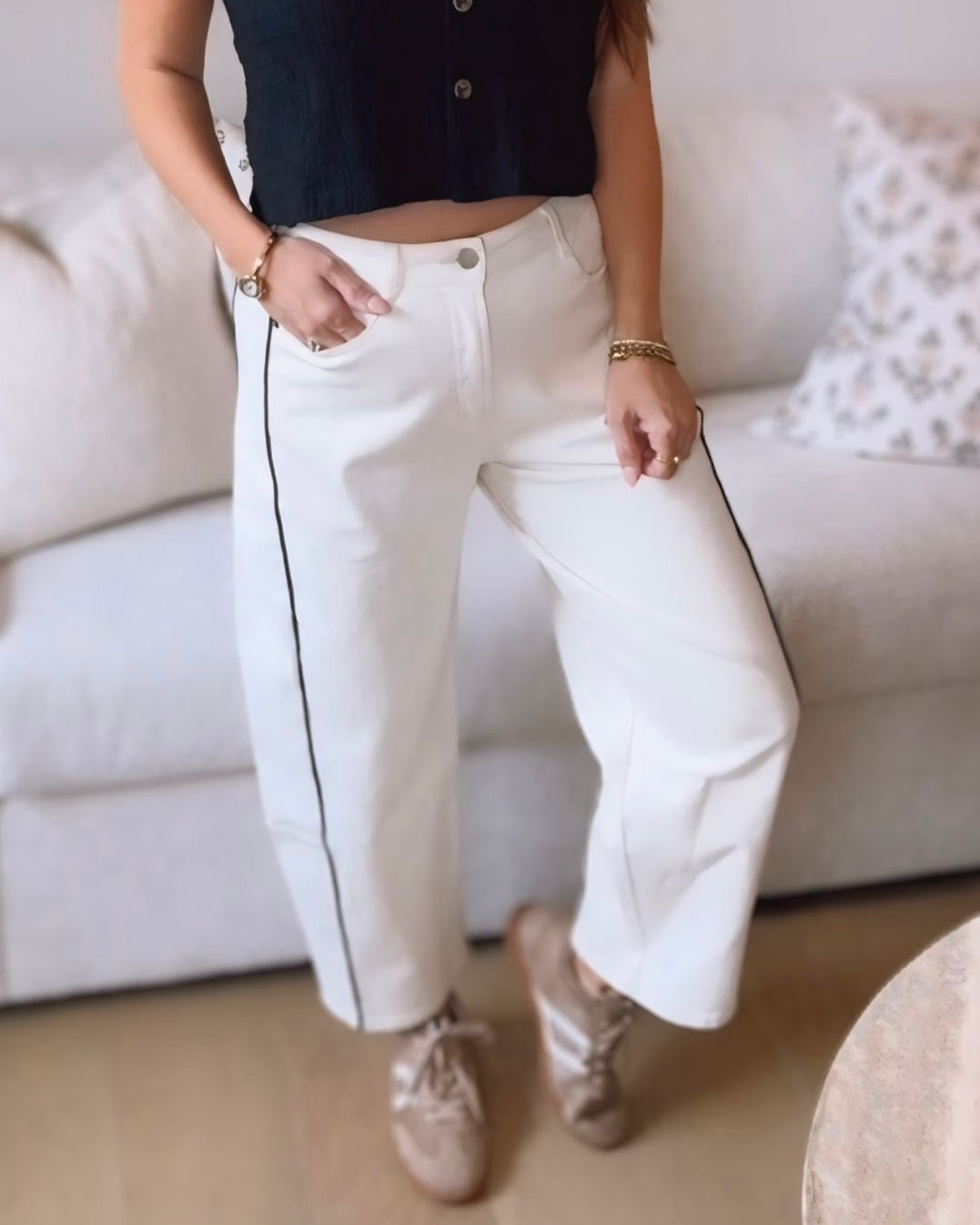Piping Detail Barrel Jeans