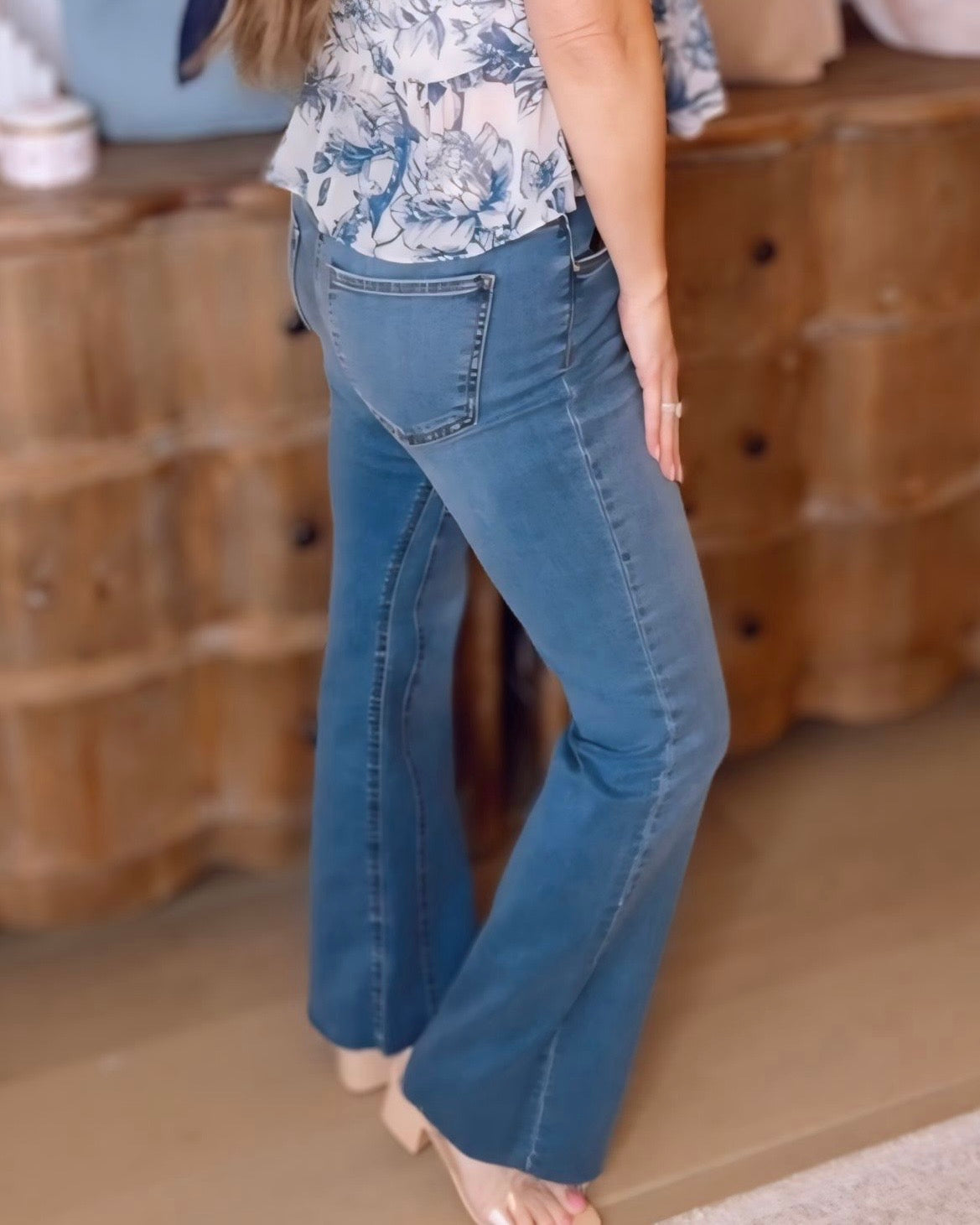 KUT- Kelly High Rise Flare- Dark