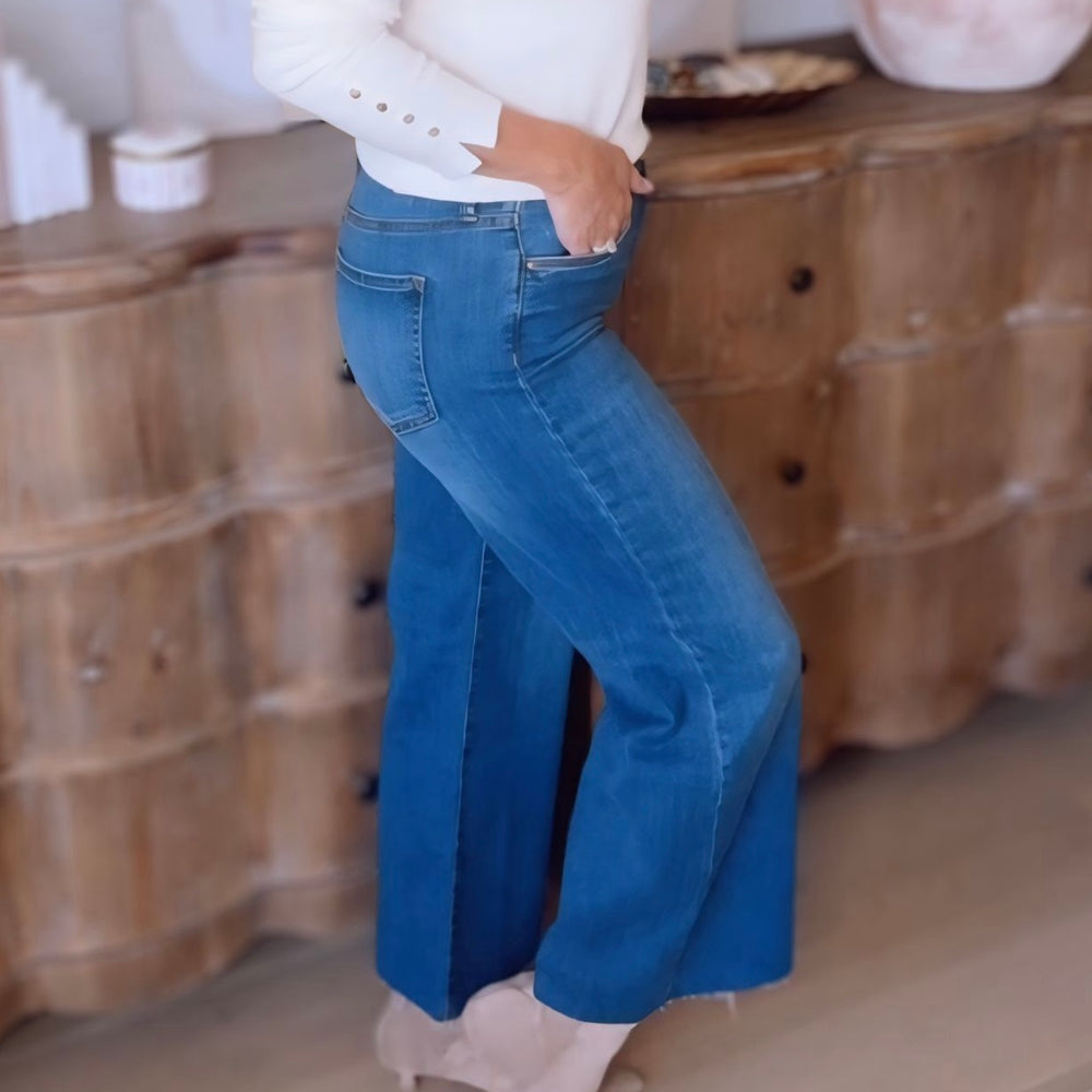 
                      
                        KUT- Meg High Rise Wide Leg-Med Wash
                      
                    