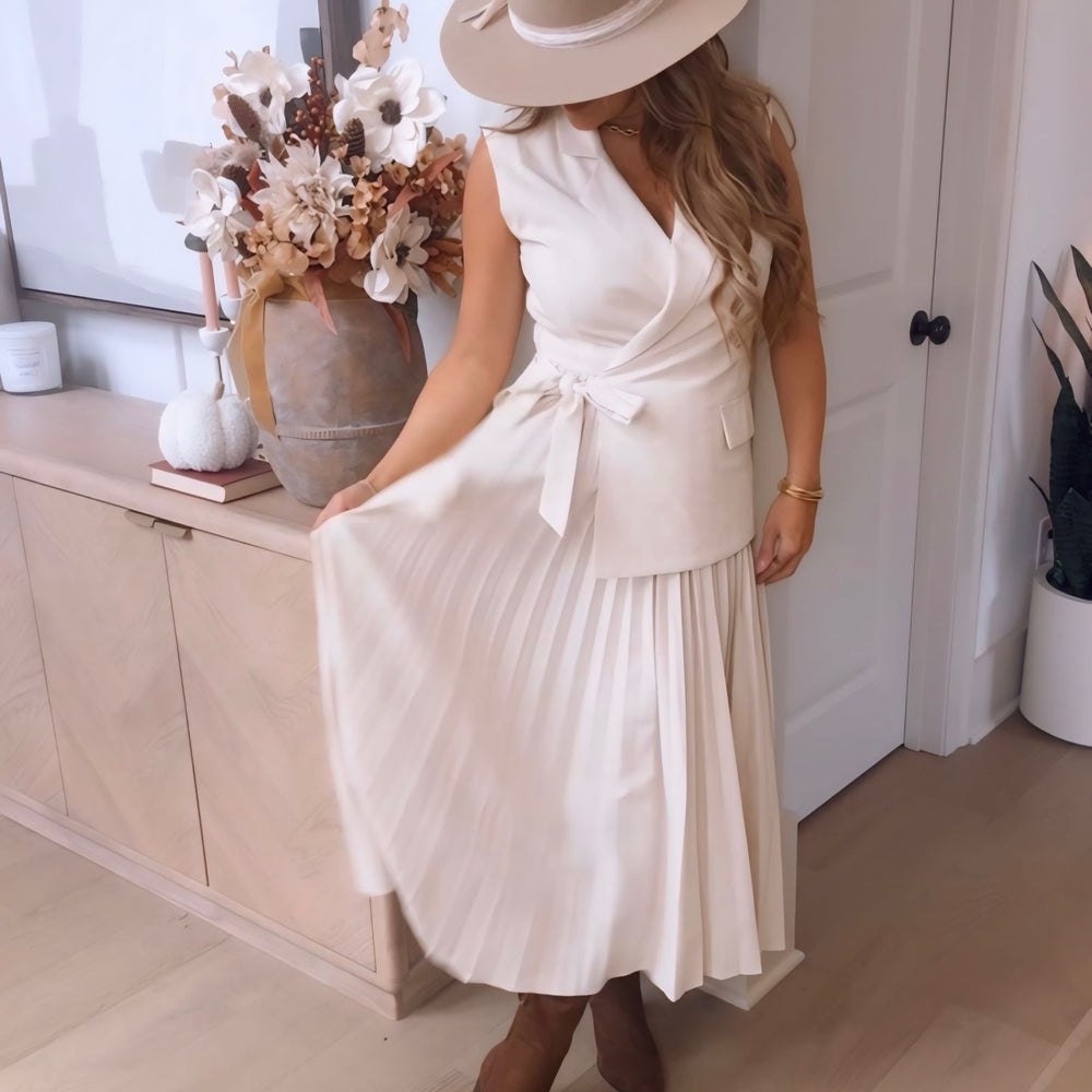 Elle Sleeveless Accordion Midi Dress
