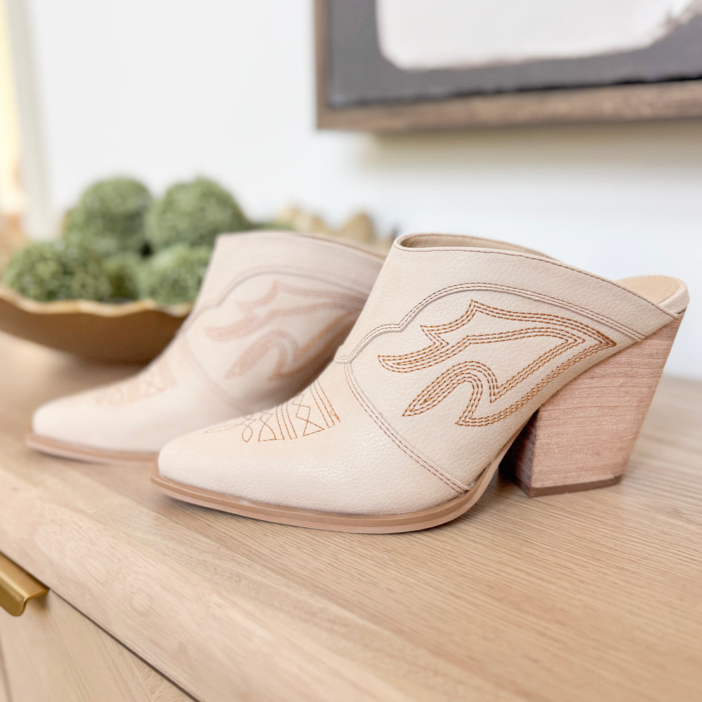 
                      
                        Bree Western Mules
                      
                    