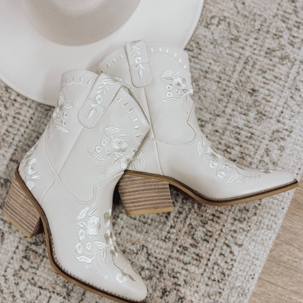 
                      
                        Calista Cowgirl Boots
                      
                    