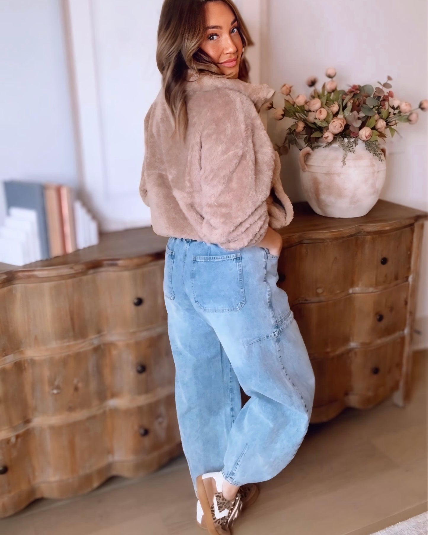 Mid Rise Drawstring Barrel Jeans