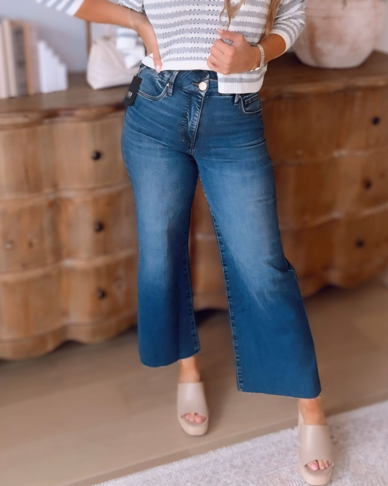 KUT- Meg High Rise Wide Leg-Med Wash
