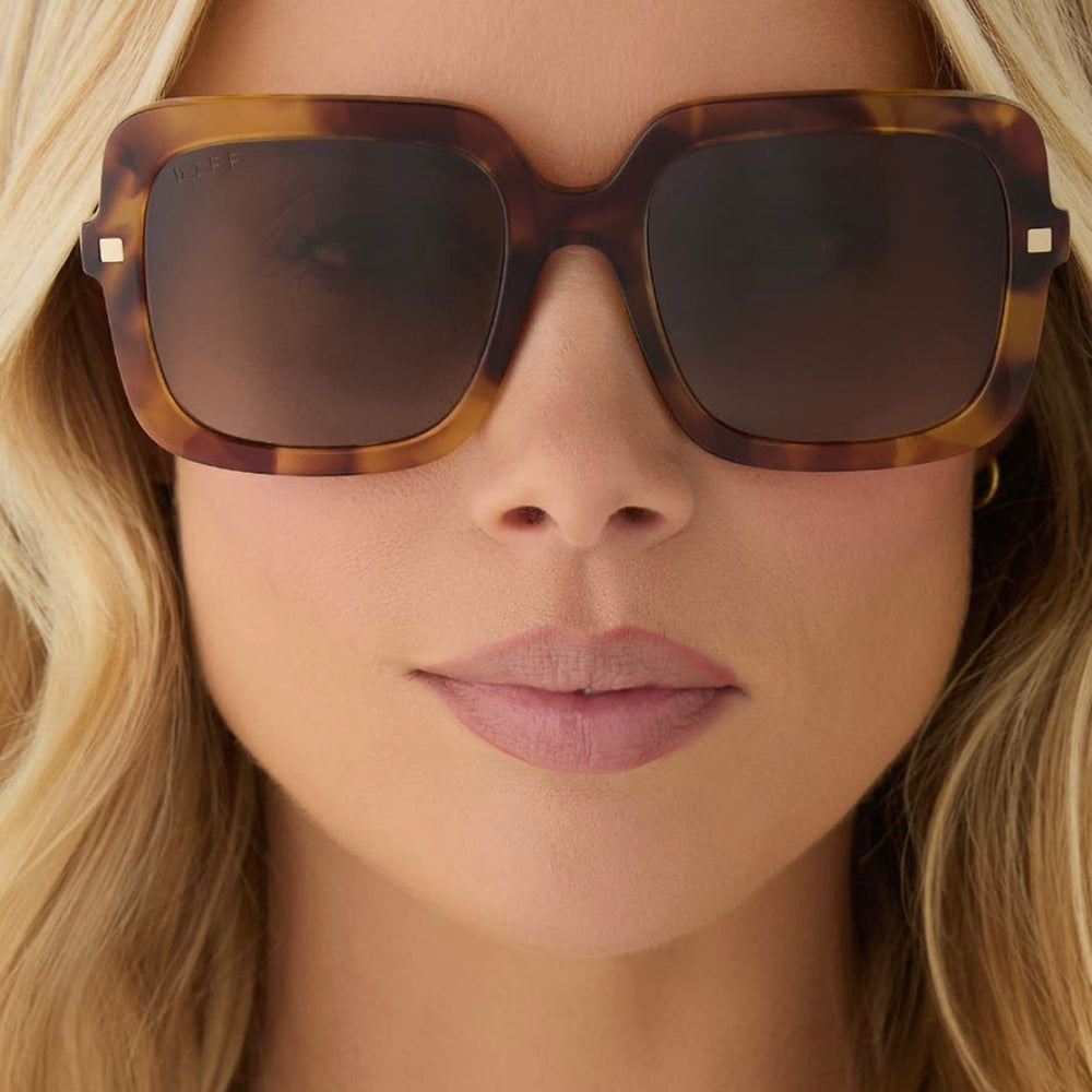 
                      
                        DIFF Eyewear Sandra Dark Brown Fleur
                      
                    