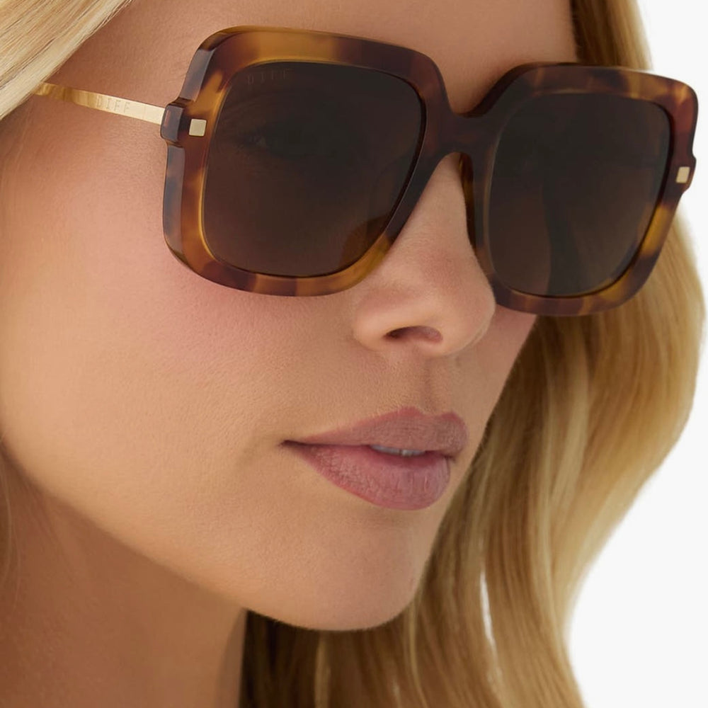 
                      
                        DIFF Eyewear Sandra Dark Brown Fleur
                      
                    