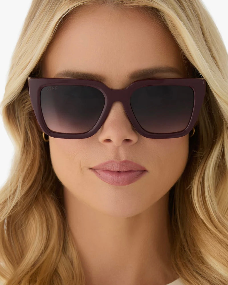 
                      
                        DIFF Eyewear- Amara Espresso Tortoise + Brown Gradient, Polarized
                      
                    