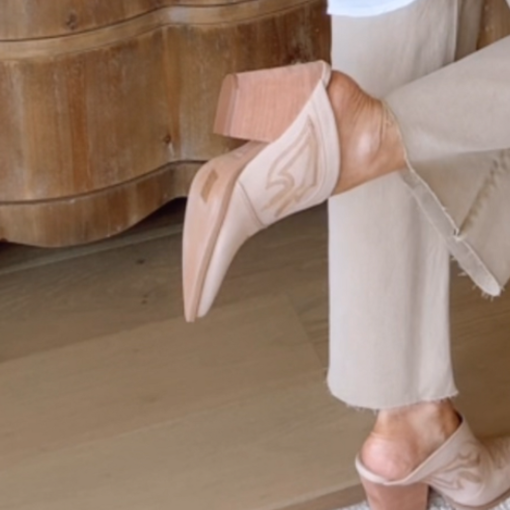
                      
                        Bree Western Mules
                      
                    